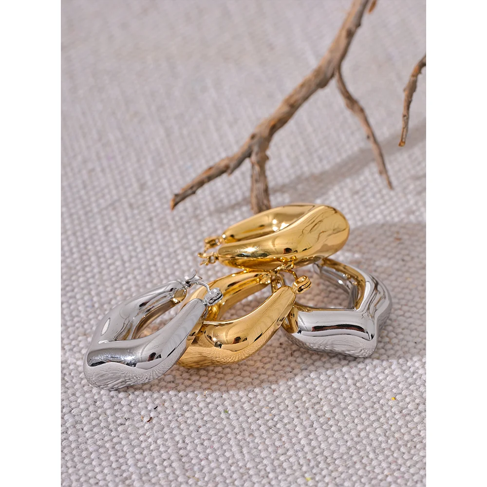 Sculpted Square Hoop Earrings