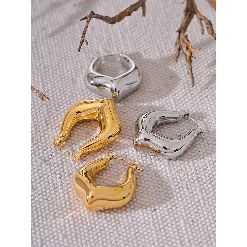 Sculpted Square Hoop Earrings