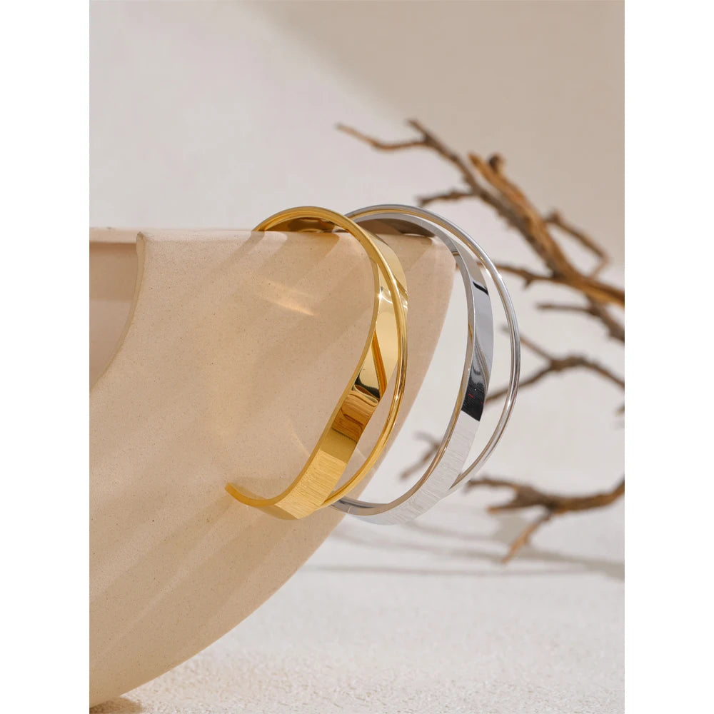 Isalene  Bracelets Arden Twist Cuff