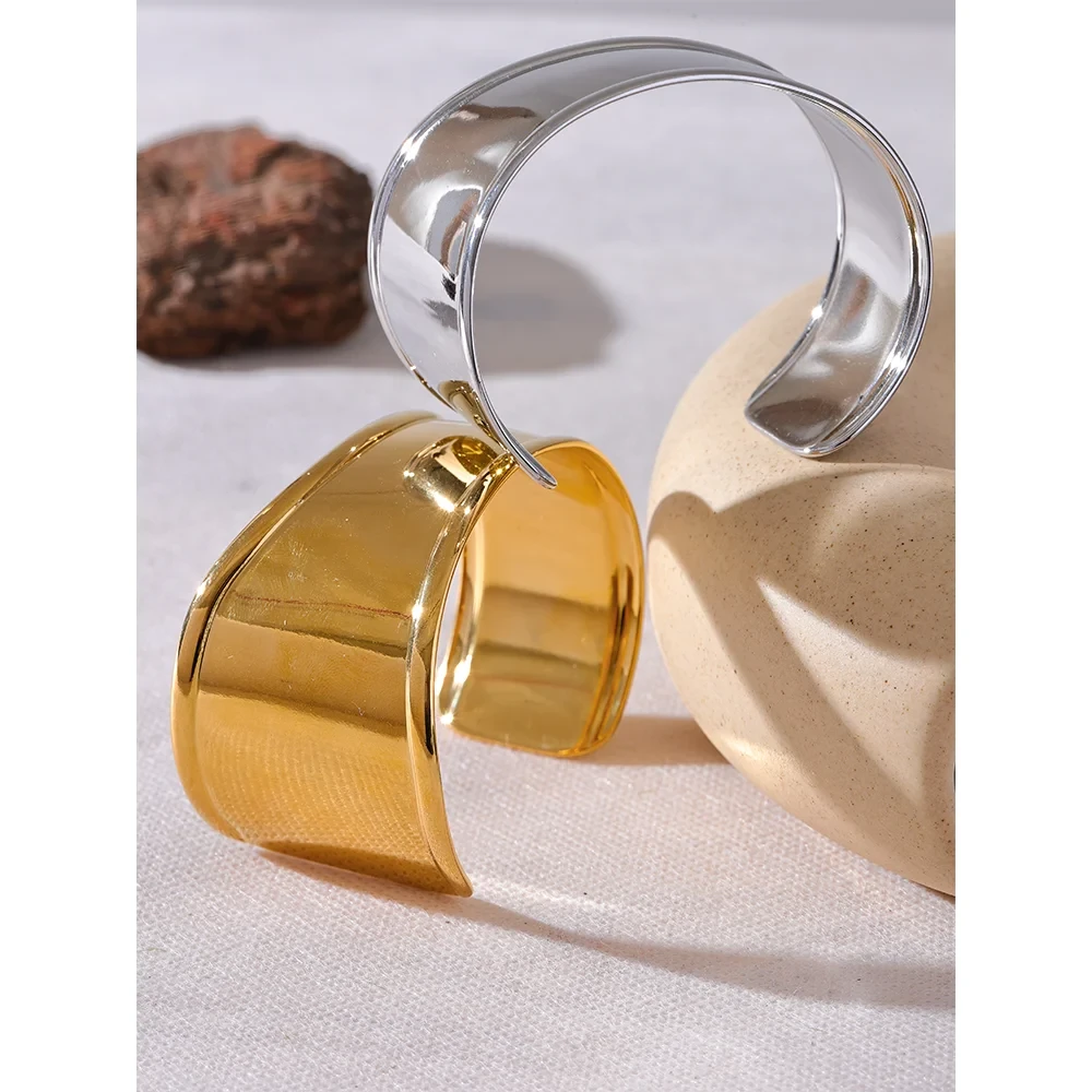 Isalene  Bracelets Elysian Wave Cuff Bracelet