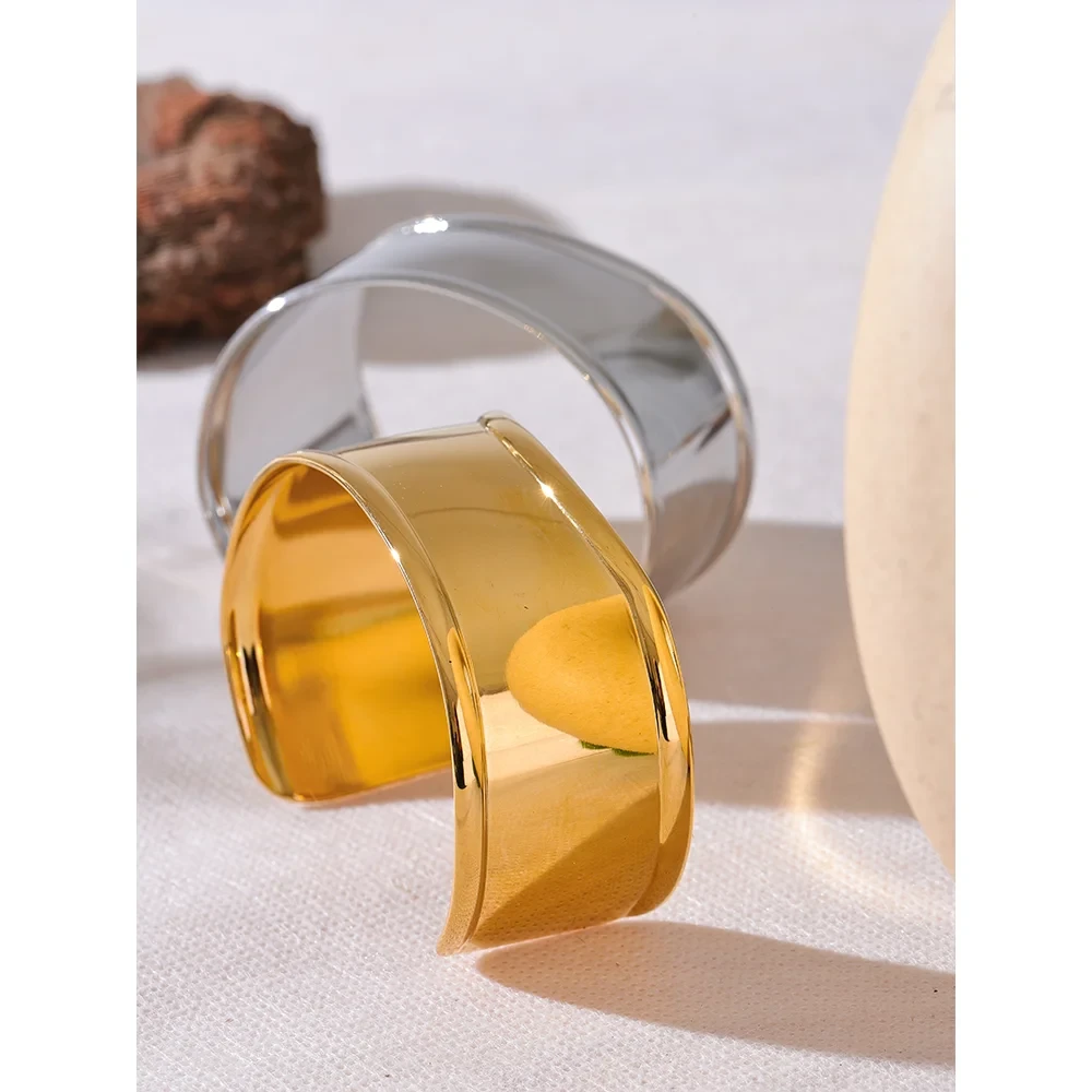 Isalene  Bracelets Elysian Wave Cuff Bracelet