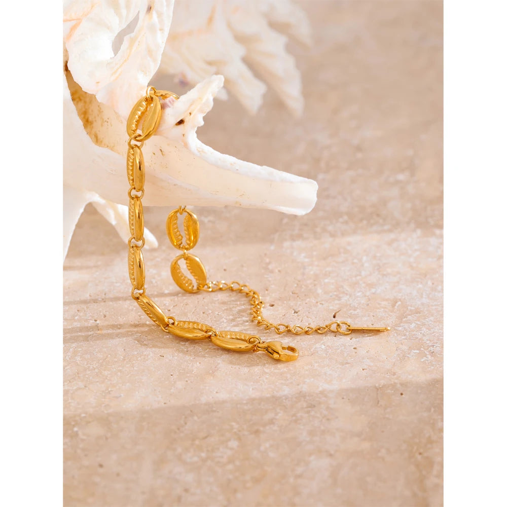 Isalene  Bracelets Gold Coastal Shell Link Bracelet