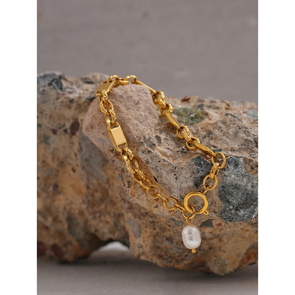 Isalene  Bracelets Gold Isla Link Bracelet