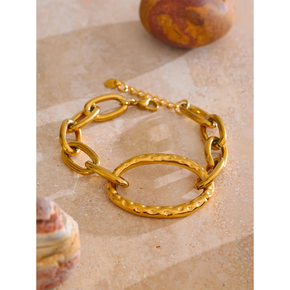 Isalene  Bracelets Gold Oria Hammered Link Bracelet