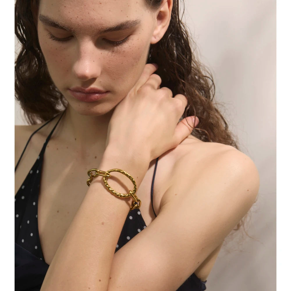Isalene  Bracelets Gold Oria Hammered Link Bracelet