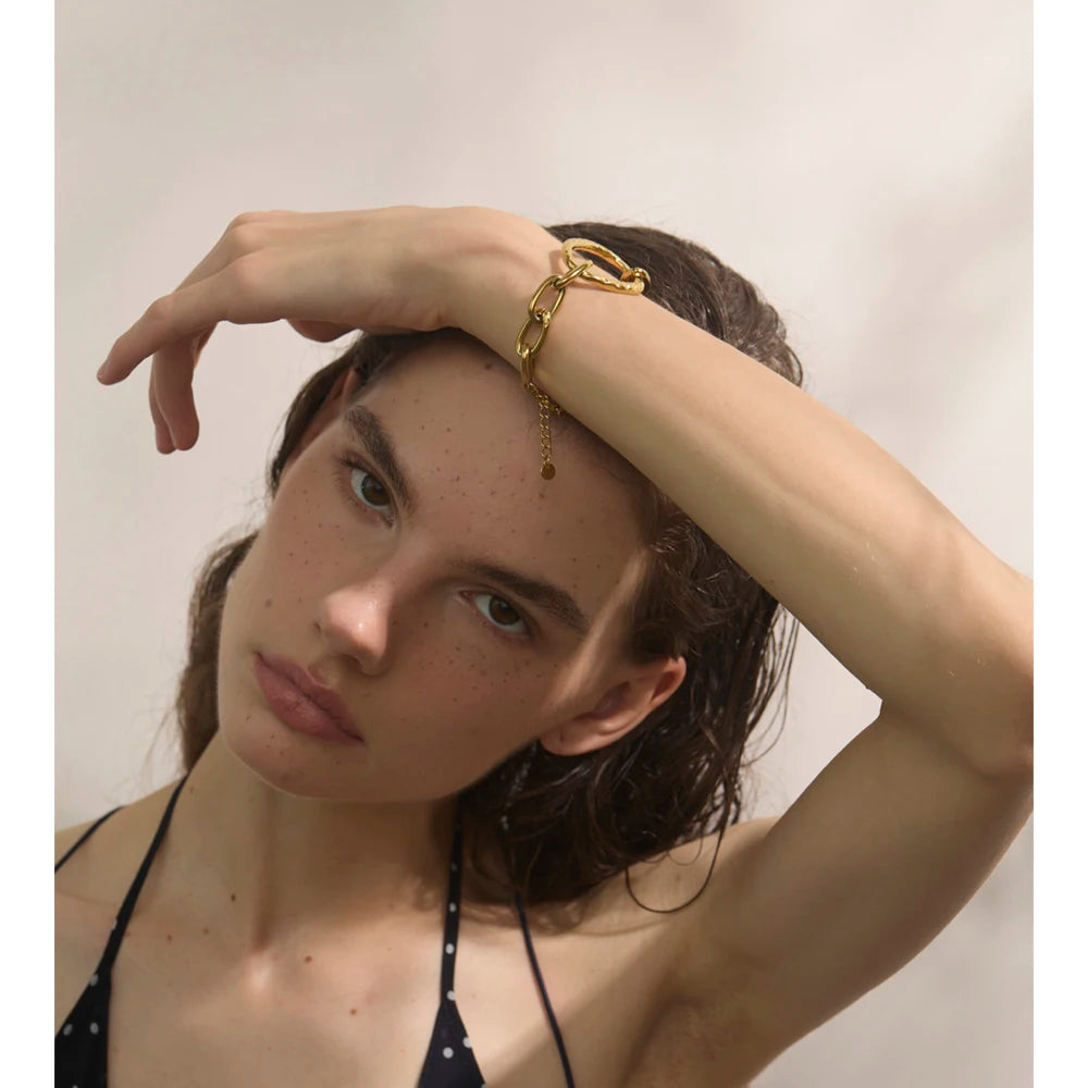 Isalene  Bracelets Gold Oria Hammered Link Bracelet