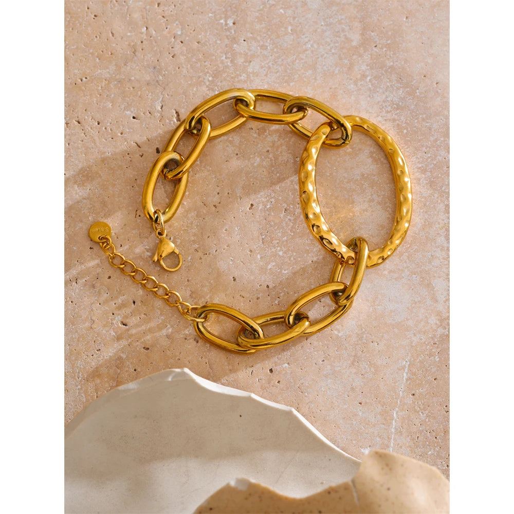 Isalene  Bracelets Gold Oria Hammered Link Bracelet
