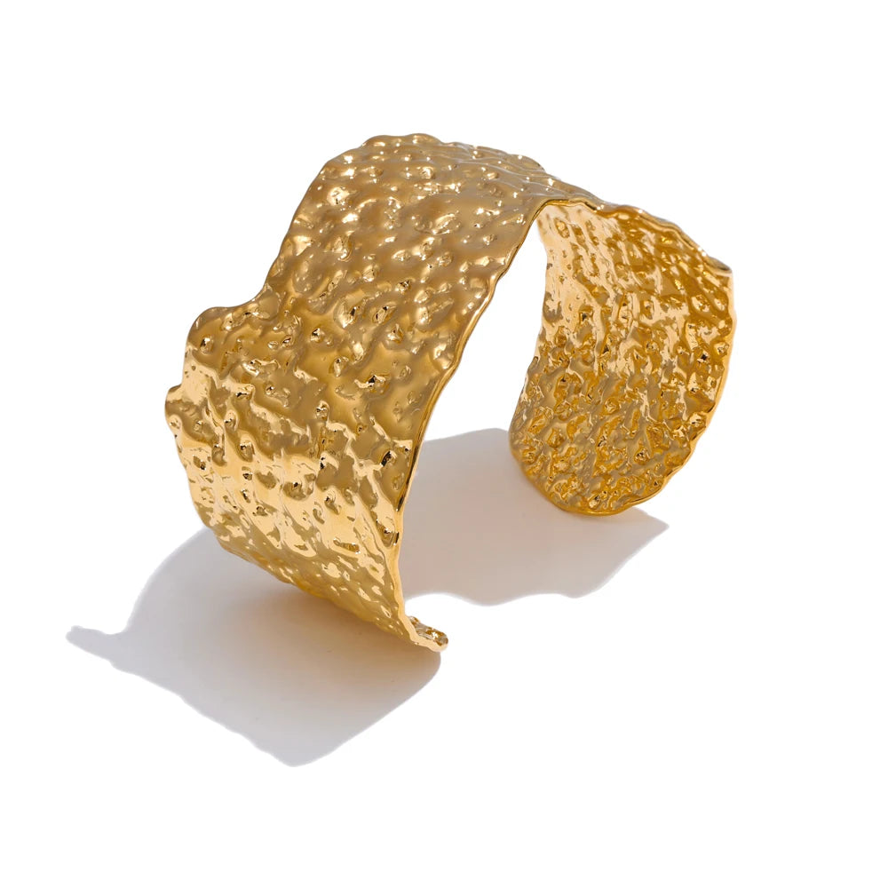 Isalene  Bracelets Gold Sculpted Horizon Cuff
