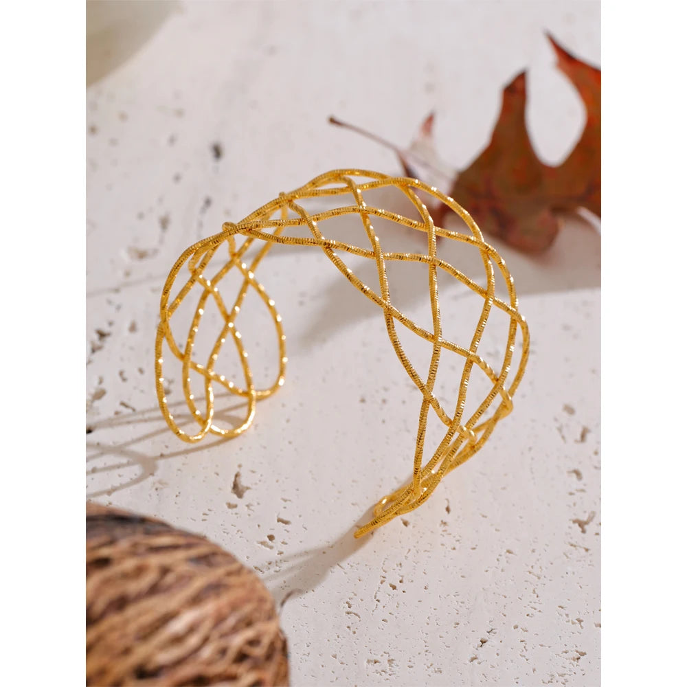 Isalene  Bracelets Gold Seraphina Wire Cuff