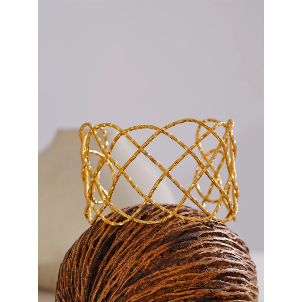 Isalene  Bracelets Gold Seraphina Wire Cuff