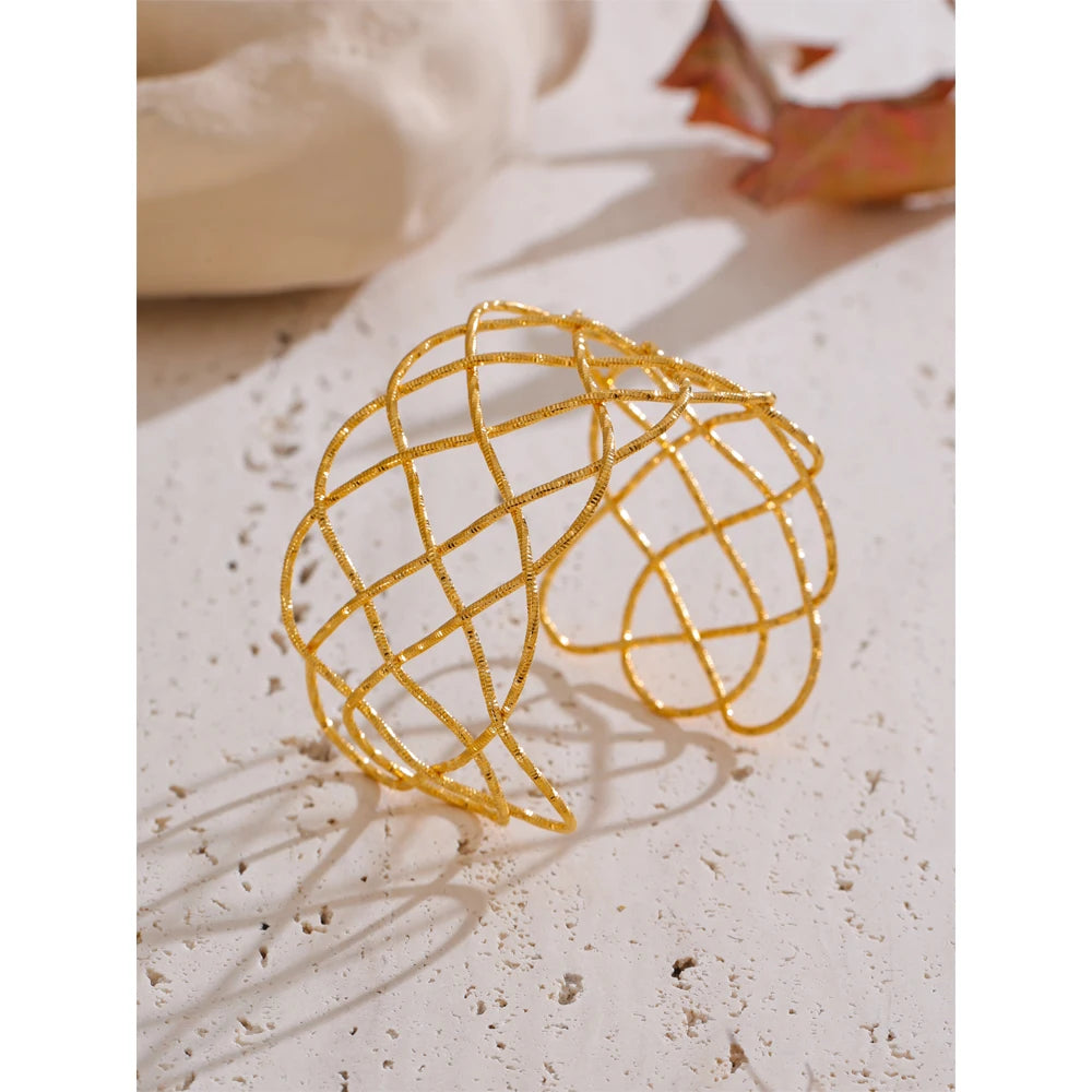 Isalene  Bracelets Gold Seraphina Wire Cuff