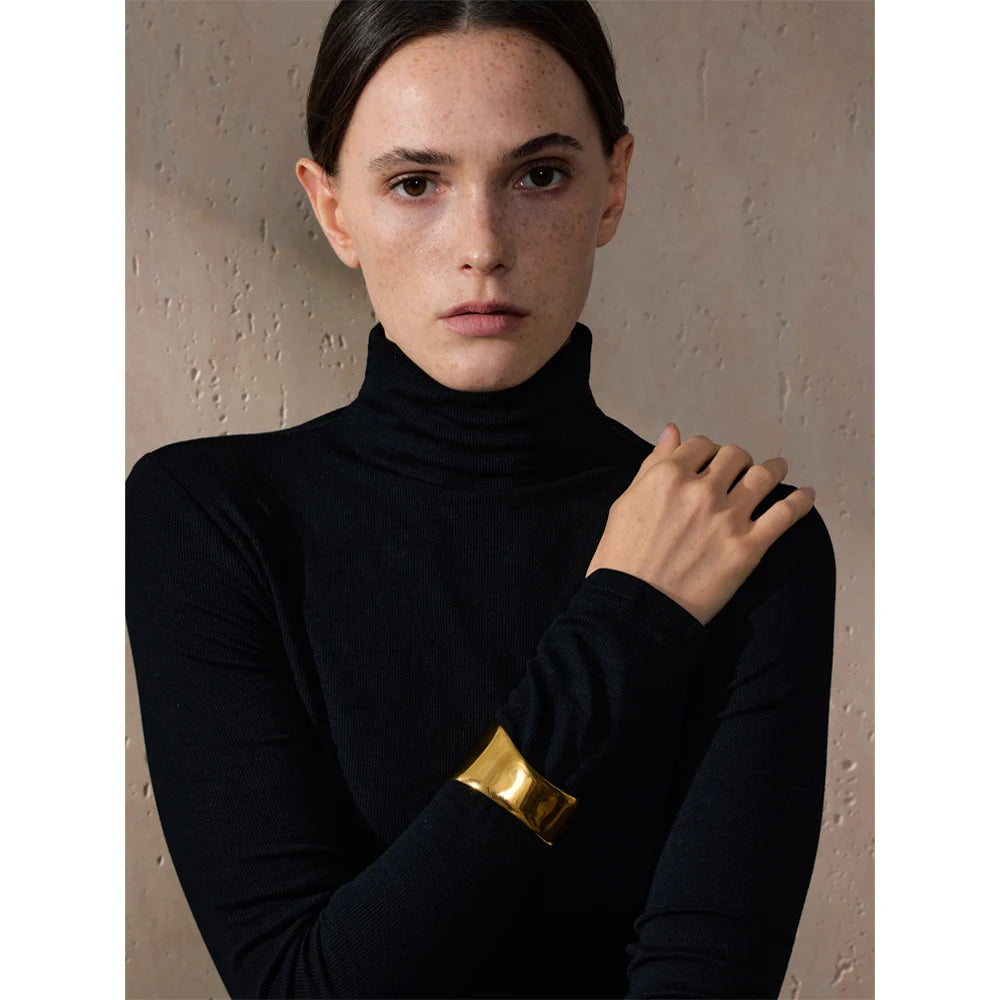 Isalene  Bracelets Gold Soft Curve Cuff Bracelet