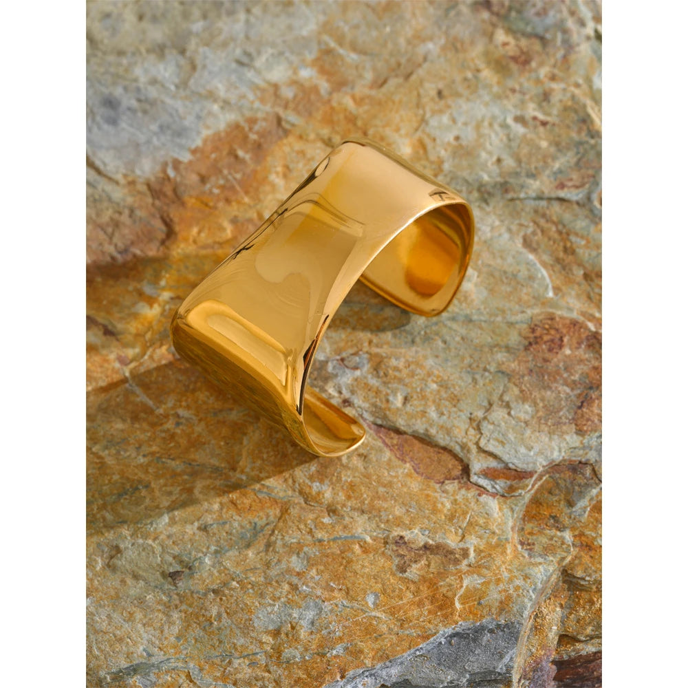 Isalene  Bracelets Gold Soft Curve Cuff Bracelet