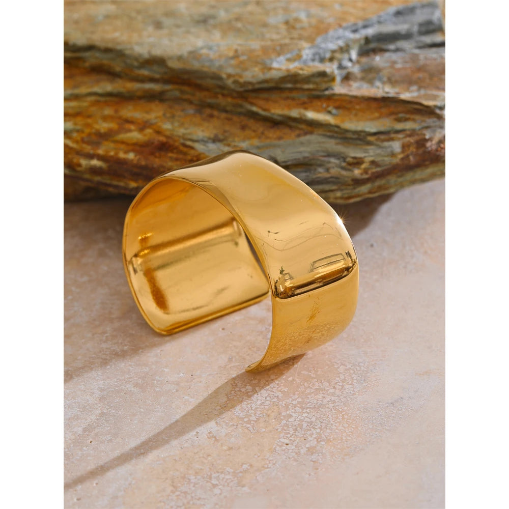 Isalene  Bracelets Gold Soft Curve Cuff Bracelet