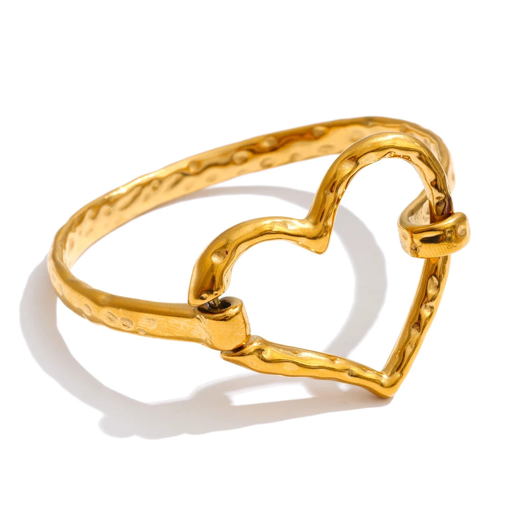 Isalene  Bracelets Gold Soleia Open Heart Cuff