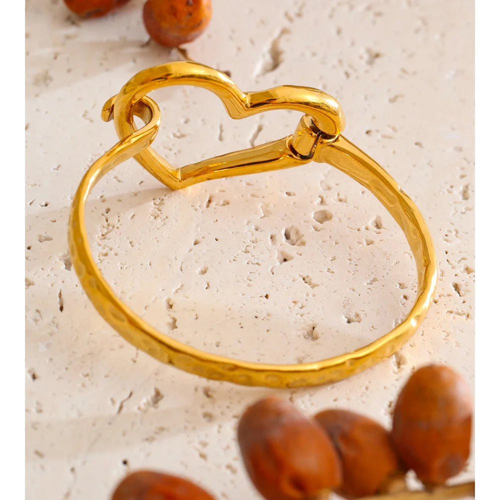 Isalene  Bracelets Gold Soleia Open Heart Cuff