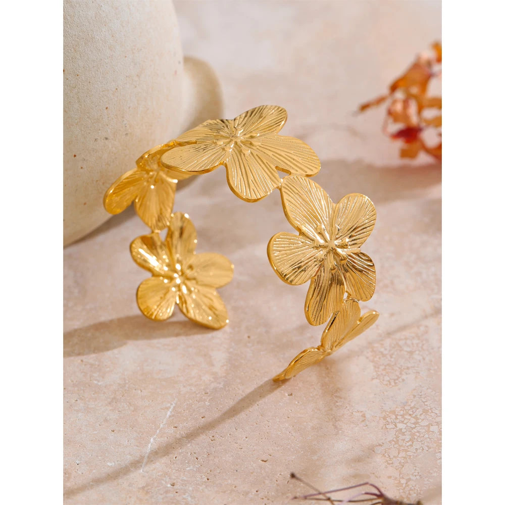 Isalene  Bracelets Gold Solenne Bloom Cuff