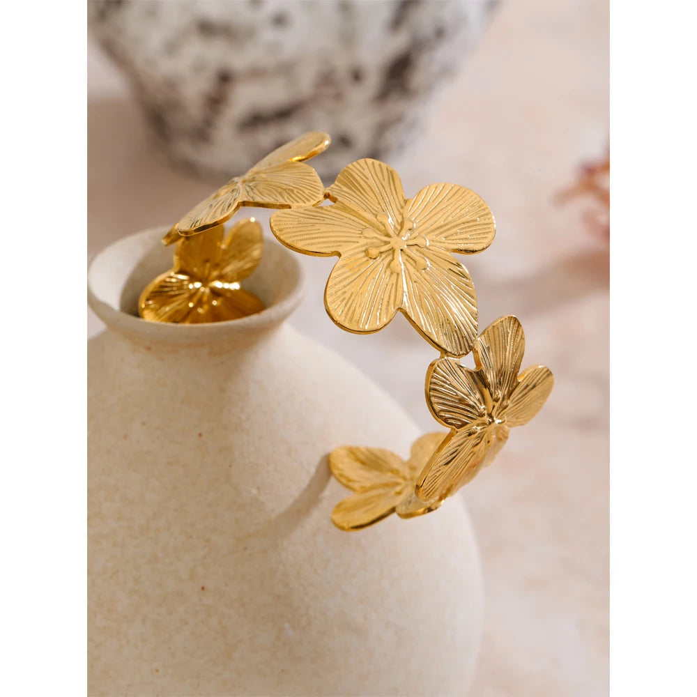 Isalene  Bracelets Gold Solenne Bloom Cuff