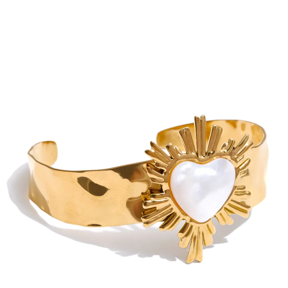 Isalene  Bracelets Gold Valentina Radiant Heart Cuff