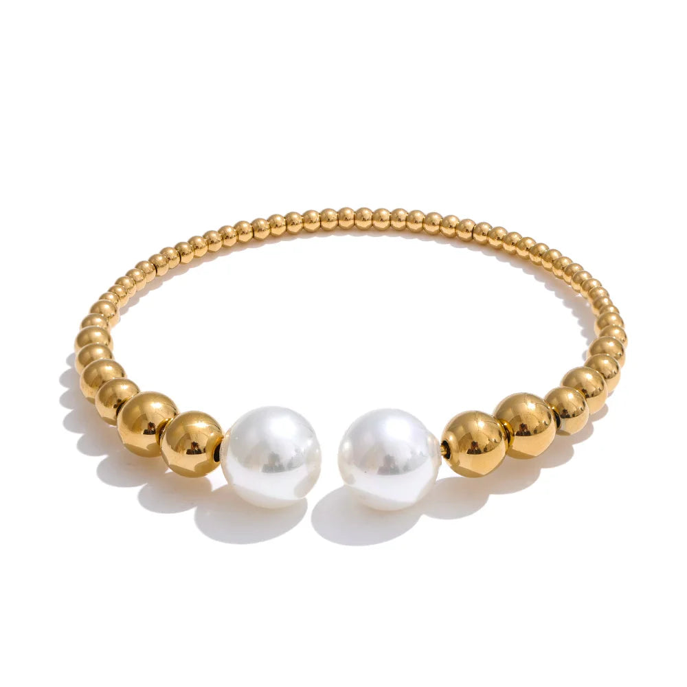 Isalene  Bracelets Gold Vivienne Pearl Cuff