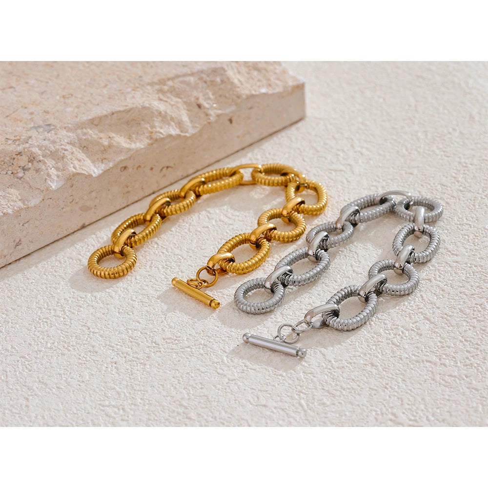 Isalene  Bracelets Radiant Link Circle Bracelet