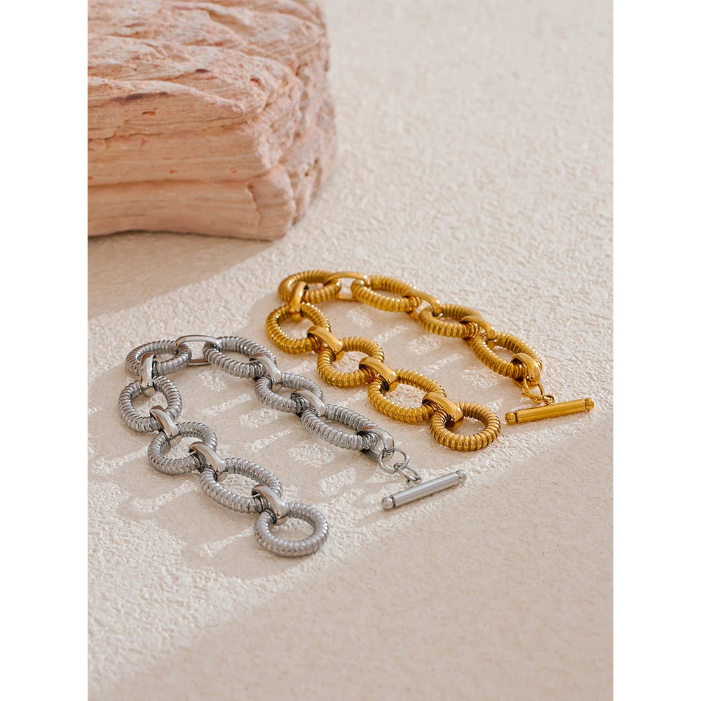 Isalene  Bracelets Radiant Link Circle Bracelet