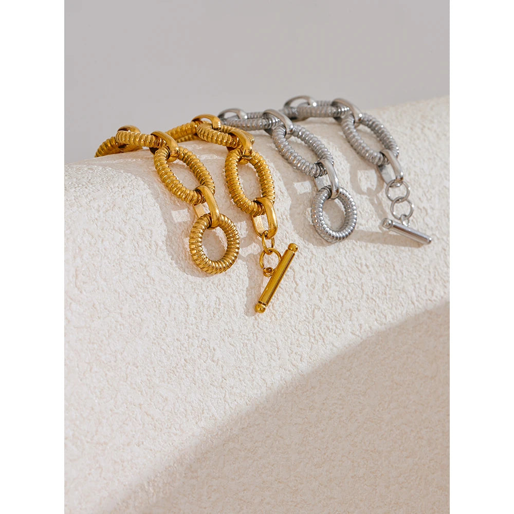 Isalene  Bracelets Radiant Link Circle Bracelet