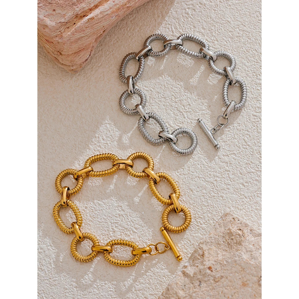 Isalene  Bracelets Radiant Link Circle Bracelet