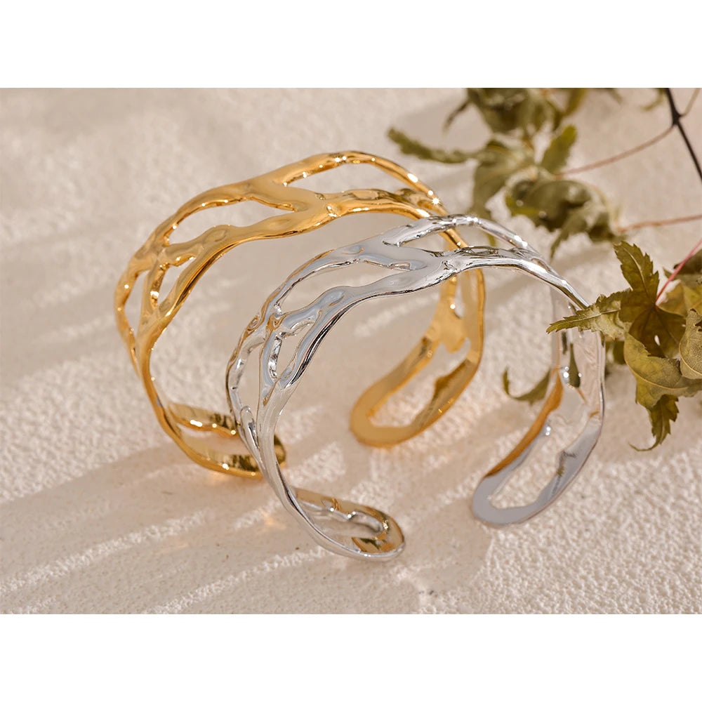 Isalene  Bracelets Solstice Flow Cuff