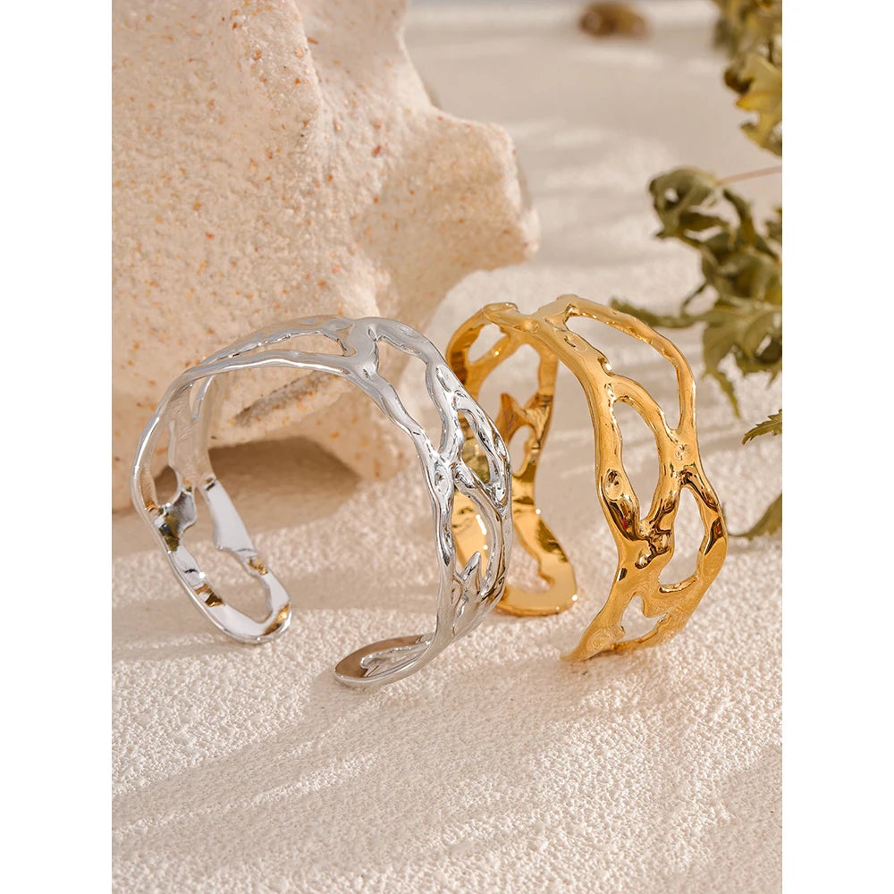 Isalene  Bracelets Solstice Flow Cuff