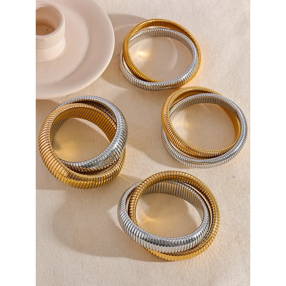 Isalene  Bracelets Twist Harmony Bangle