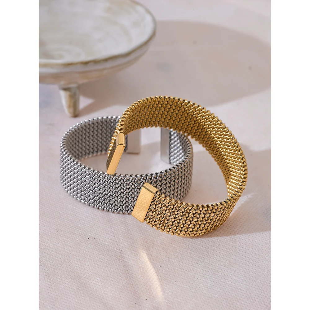 Isalene  Bracelets Valmere Mesh Cuff