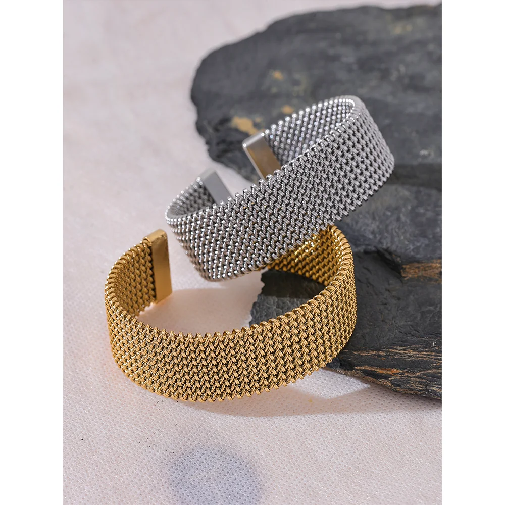 Isalene  Bracelets Valmere Mesh Cuff