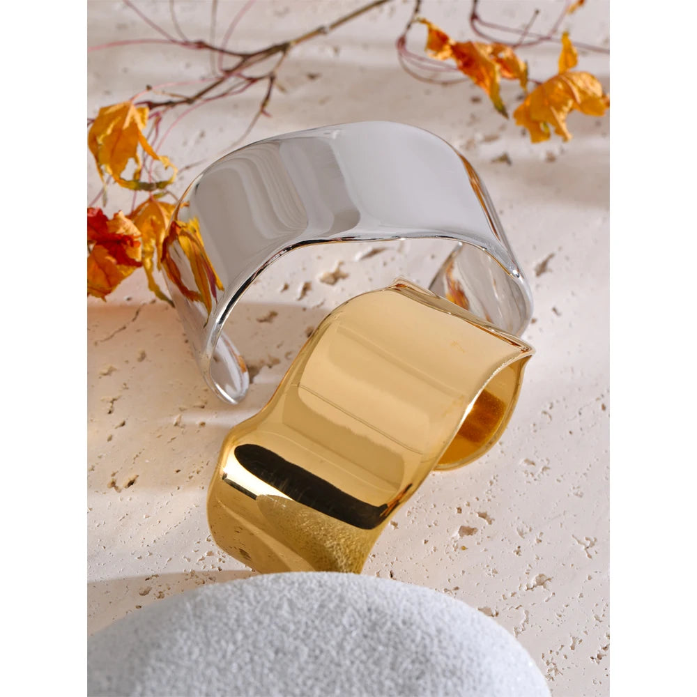 Isalene  Bracelets Valora Sculpt Cuff
