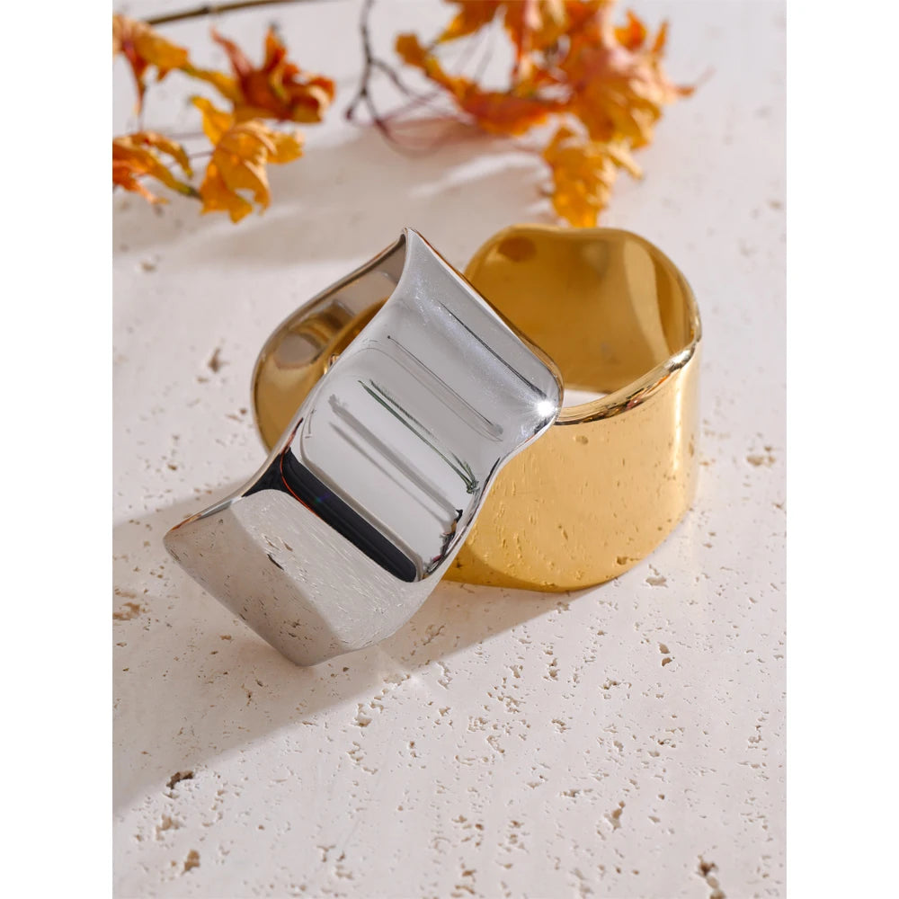 Isalene  Bracelets Valora Sculpt Cuff