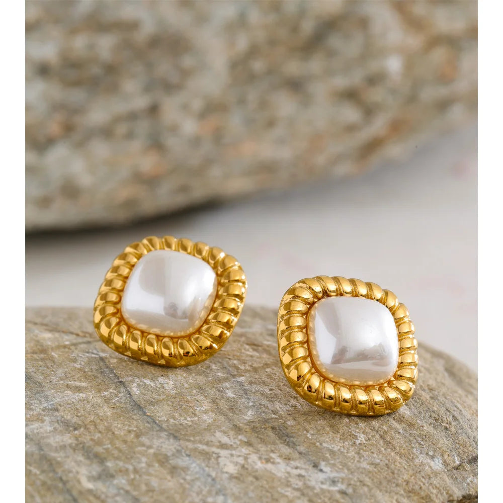 Isalene  Earrings Elara Pearl Frame Earrings