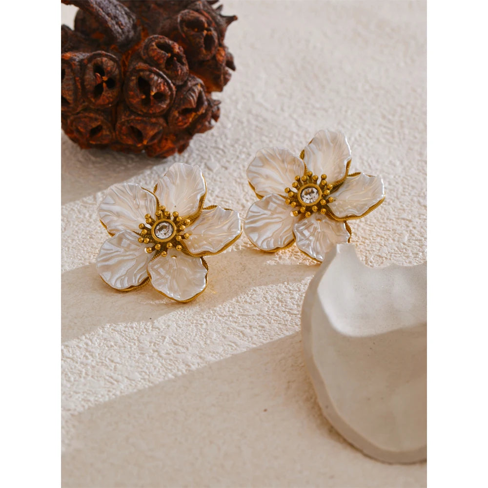 Isalene  Earrings Gold / Mother-of-Pearl Pearl Bloom Stud Earrings