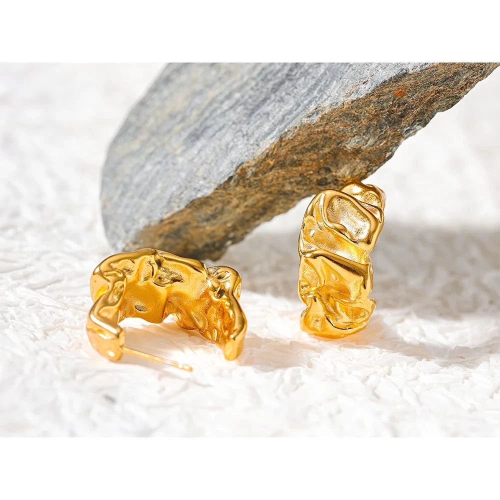 Isalene  Earrings Gold Solana Sculpted Hoop Earrings