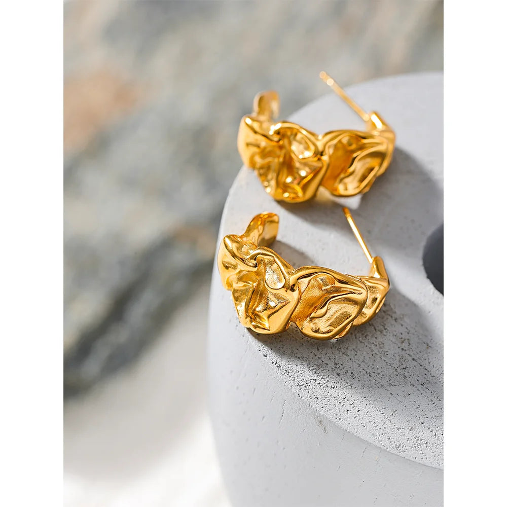 Isalene  Earrings Gold Solana Sculpted Hoop Earrings