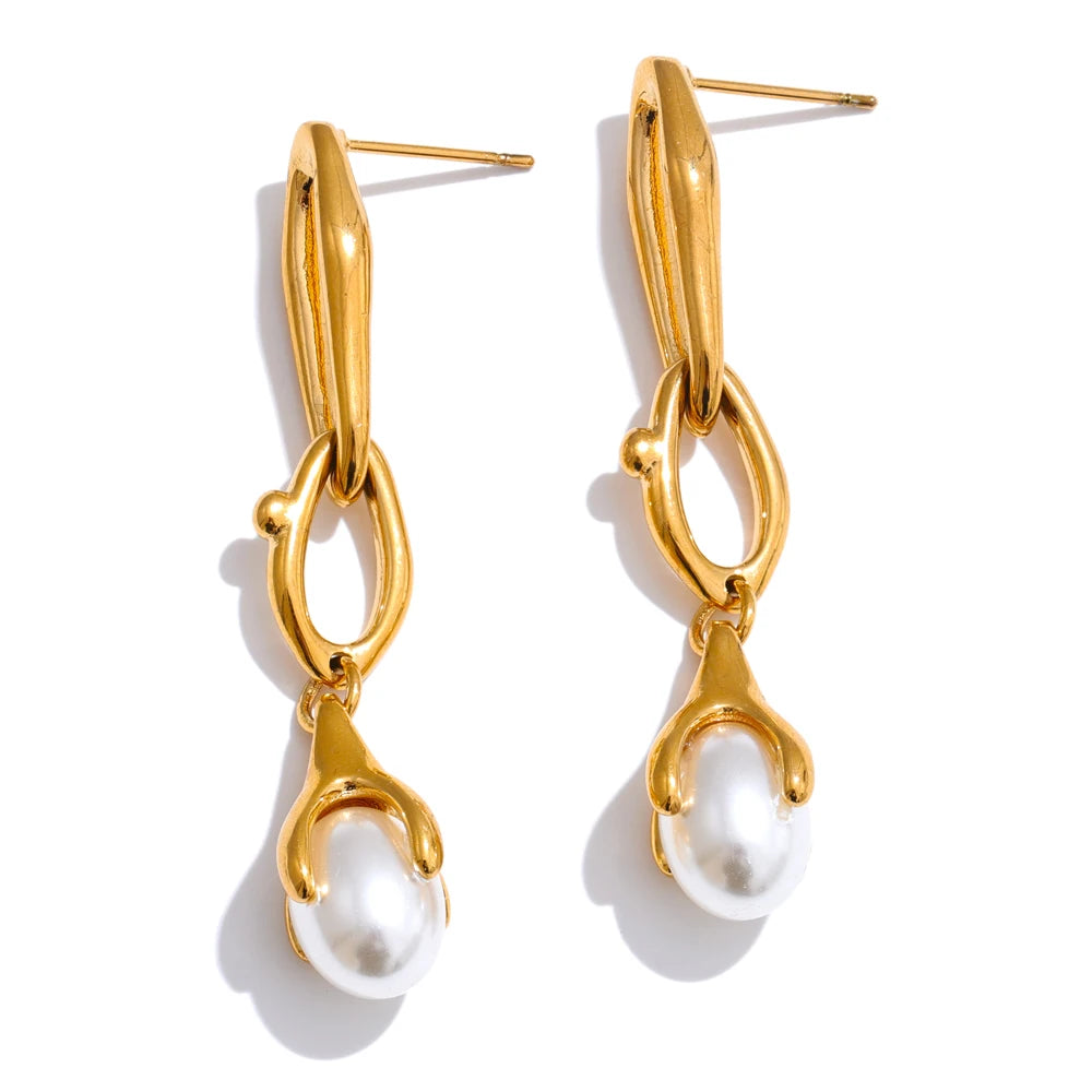 Isalene  Earrings Gold Vivienne Pearl Earrings
