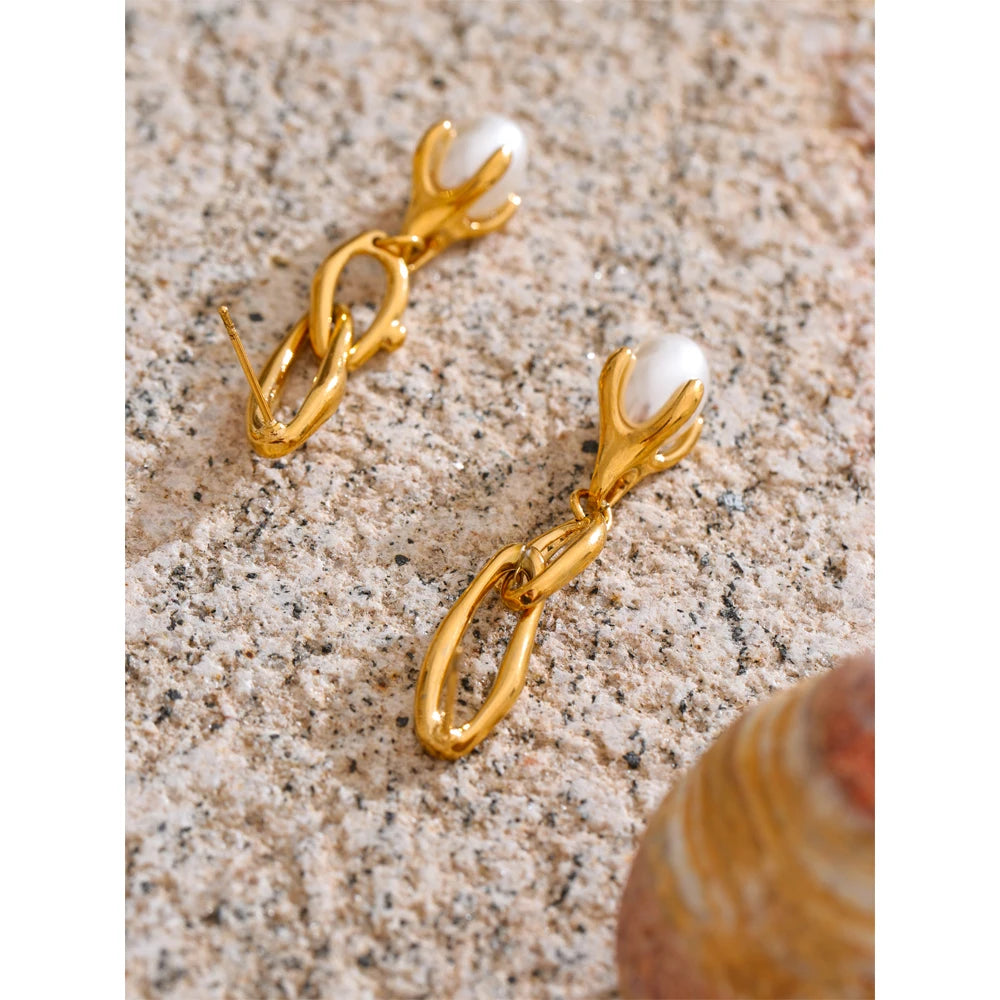 Isalene  Earrings Gold Vivienne Pearl Earrings