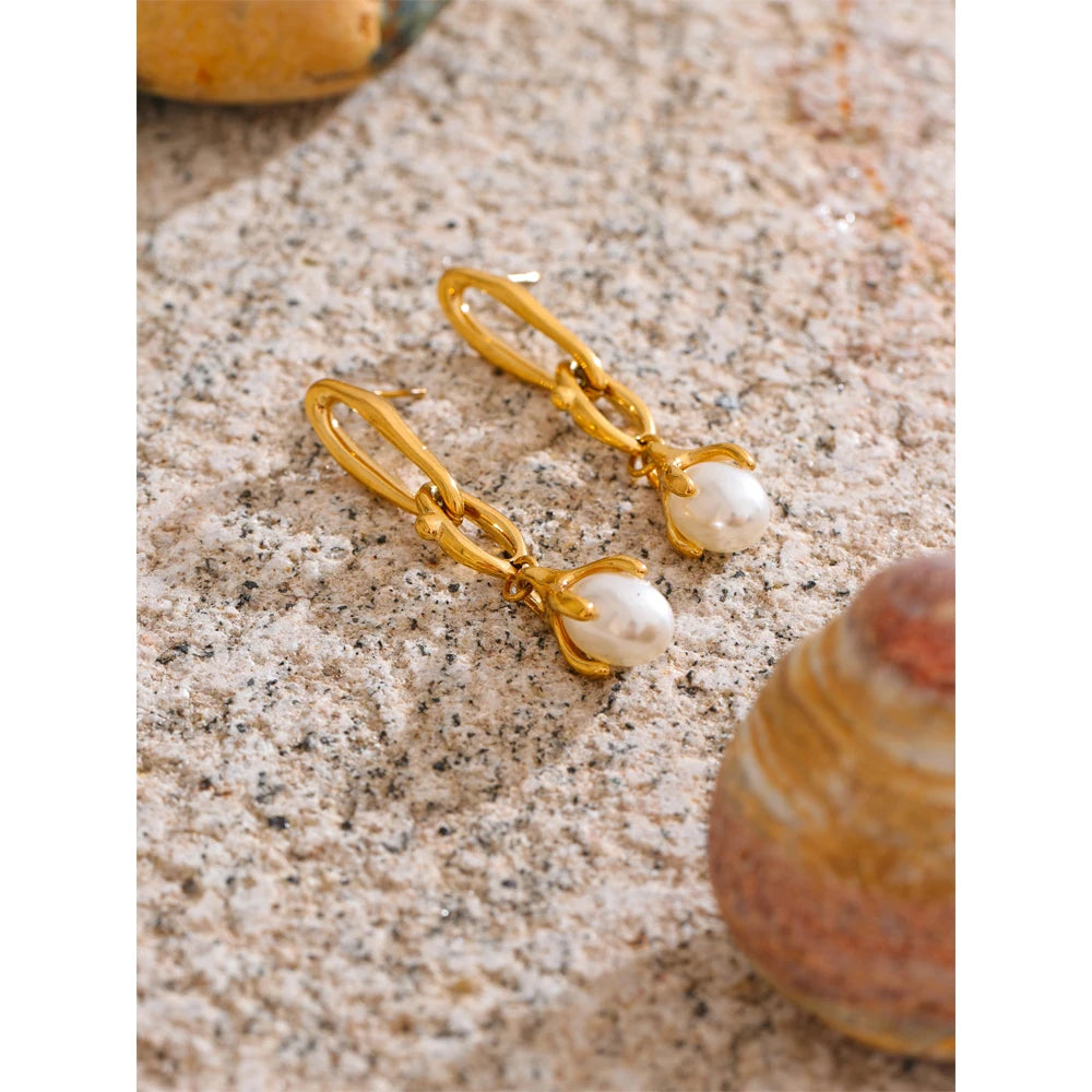 Isalene  Earrings Gold Vivienne Pearl Earrings