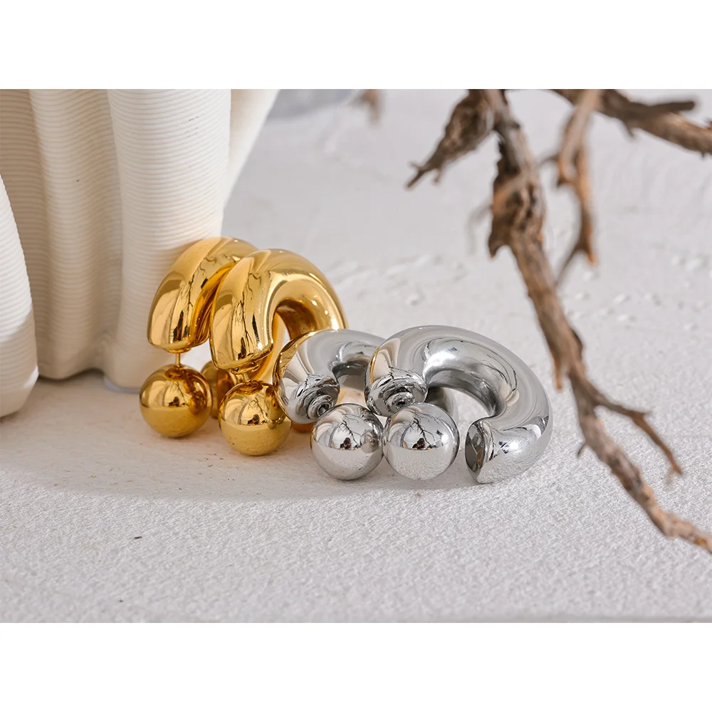 Isalene  Earrings Monroe Sculpted Hoop Earrings