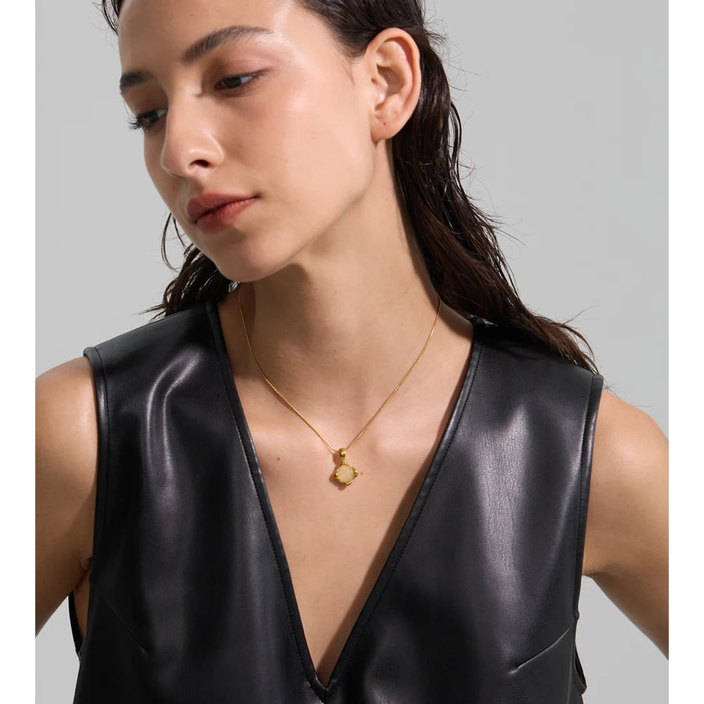 Isalene  Necklaces Aurelia Stone Pendant Necklace