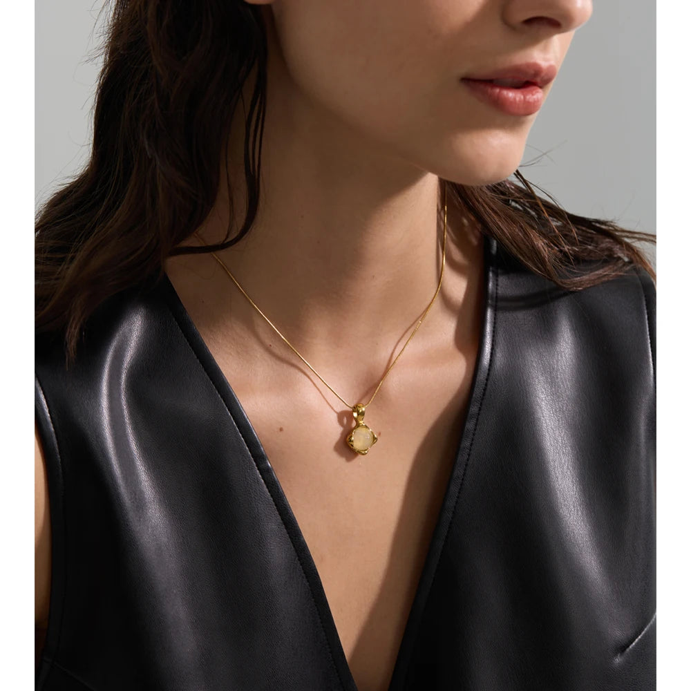 Isalene  Necklaces Aurelia Stone Pendant Necklace