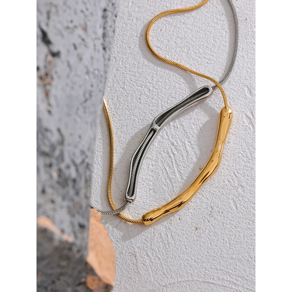 Isalene  Necklaces Aurora Fluid Bar Necklace