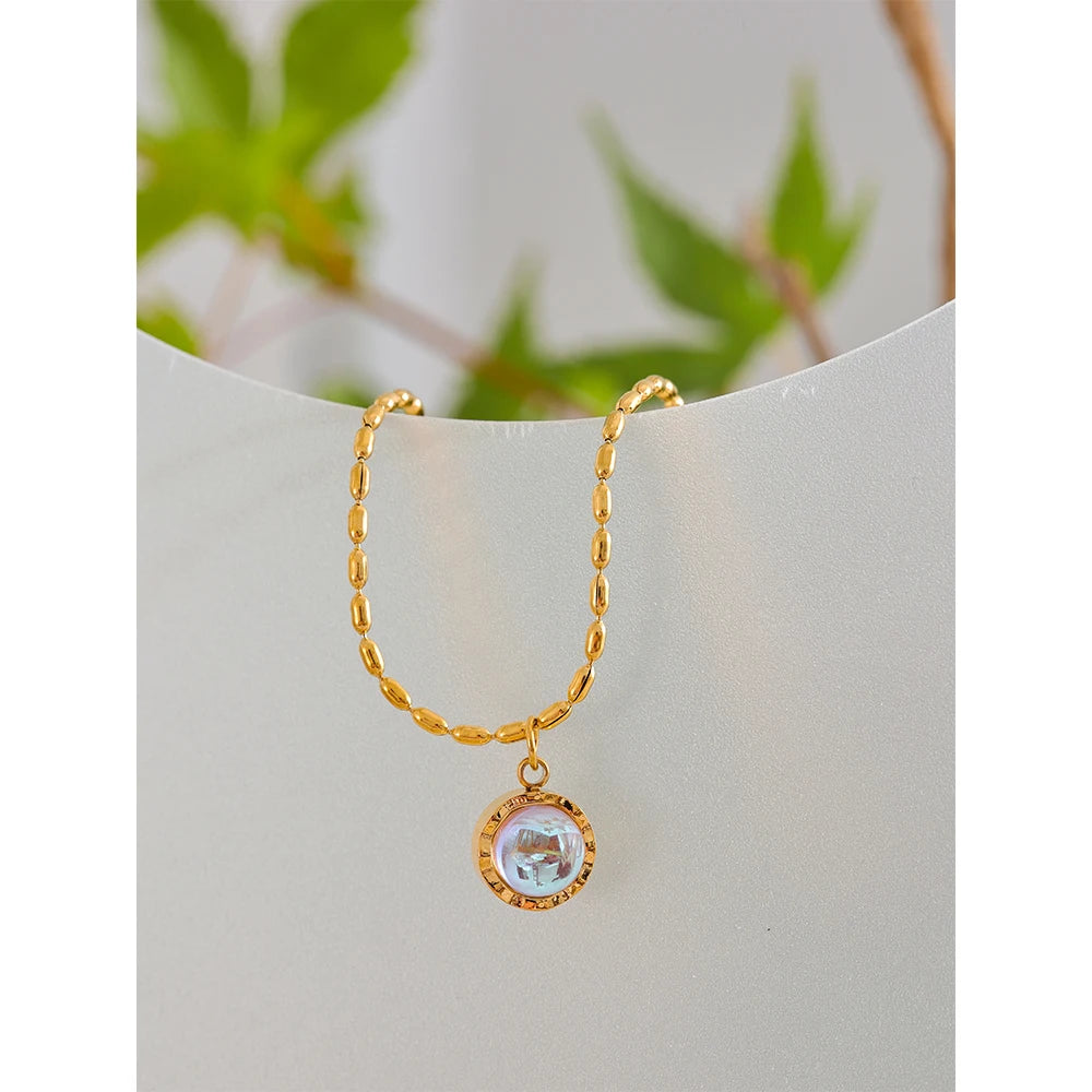 Isalene  Necklaces Celeste Moonstone Pendant Necklace