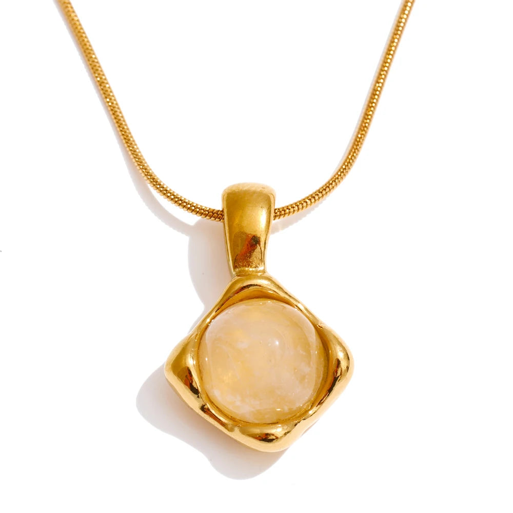 Isalene  Necklaces Gold Aurelia Stone Pendant Necklace