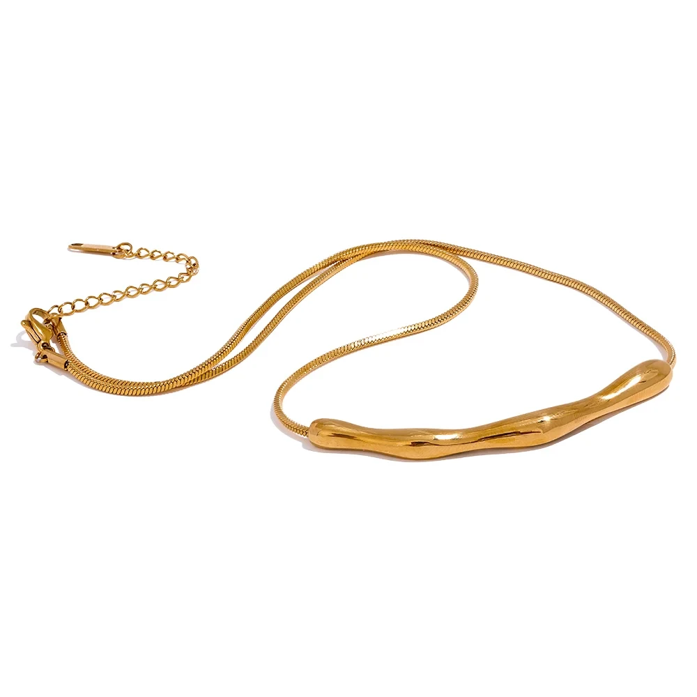Isalene  Necklaces Gold Aurora Fluid Bar Necklace