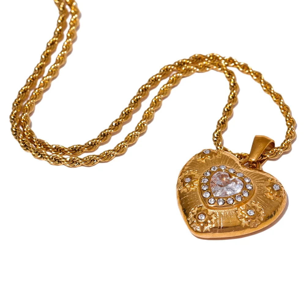 Isalene  Necklaces Gold Aurora Radiant Heart Necklace